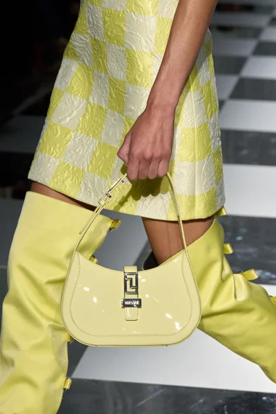 Look 111